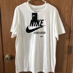 NWT Nike Tshirt